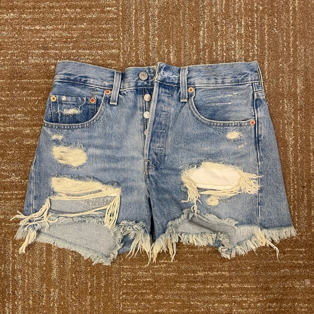 Levi’s denim shorts size 26